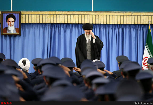 دیدار فرماندهان و کارکنان نیروی هوایی ارتش با رهبر انقلاب اسلامی