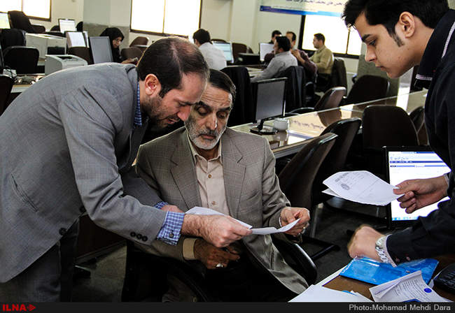 هفتمین روز ثبت‌نام داوطلبان مجلس خبرگان و مجلس شورای اسلامی/مشهد 