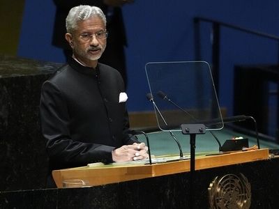 آماده کمک برای عبور از دو‌قطبی شرق و غرب هستیم