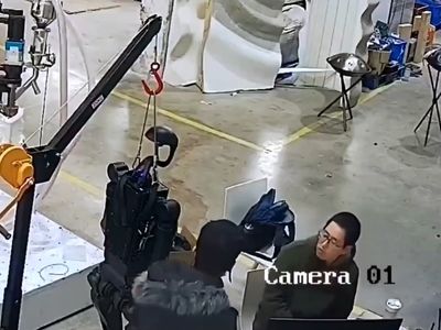 رباتی که برای لحظاتی از کنترل خارج شد، مهندسان را وحشت زده کرد + فیلم