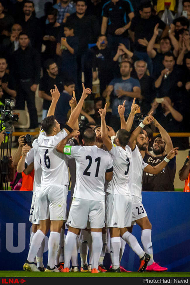 مسابقه فوتبال تیم ملی ایران و کره