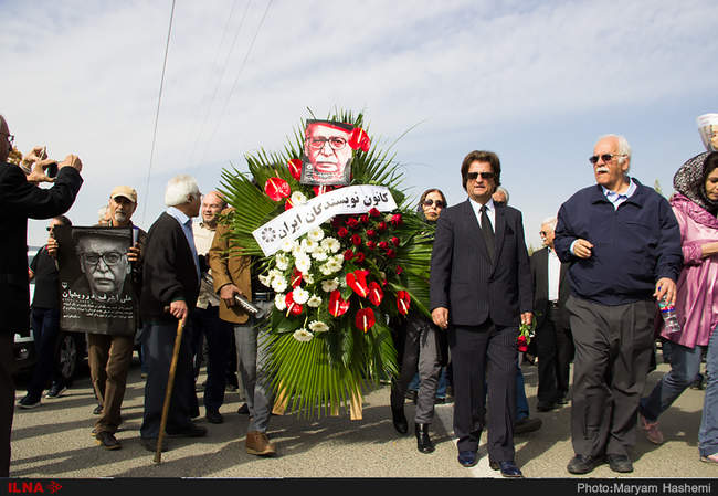 تصاویر مراسم تشییع پیکر علی‌اشرف درویشیان در بهست سکینه