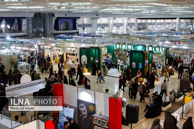 بازدید معاون اول رئیس‌جمهور از نمایشگاه کتاب تهران