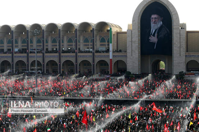اقامه نماز بر پیکر رهبر شهید انقلاب در مصلای تهران/ 8