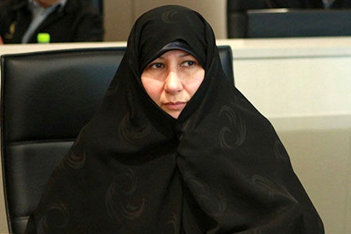 «مداحانِ نامدار» تبدیل به سلبریتی‌ شده‌اند/ برخی مداحی‌ها در شان اهل بیت نیست/ غفلت کردیم؛ مجالس مداح محور شد