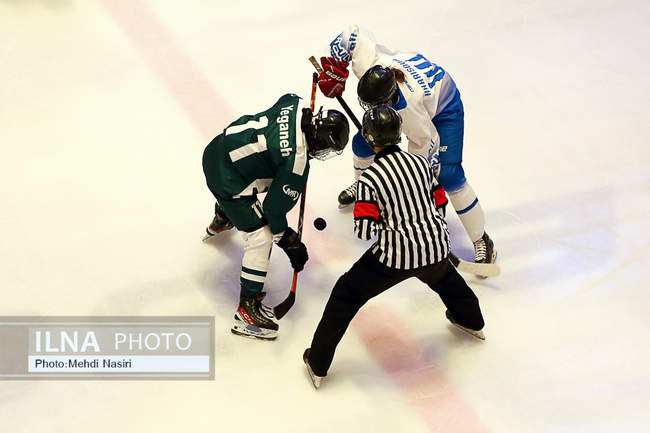 دیدار تیمهای هاکی روی یخ بانوان ام دات آر و آیس باکس 