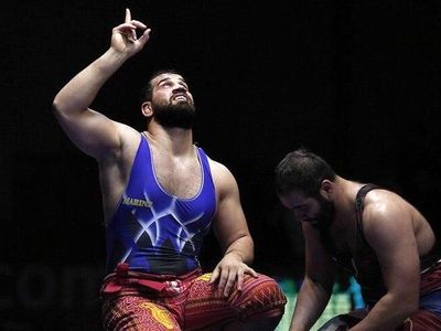 صادق‌زاده برای هفتمین مرتبه پهلوان ایران شد