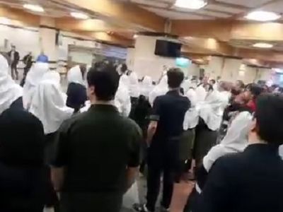 تجمع پرستاران بیمارستان میلاد در اعتراض به عدم اصلاح تعرفه‌ها