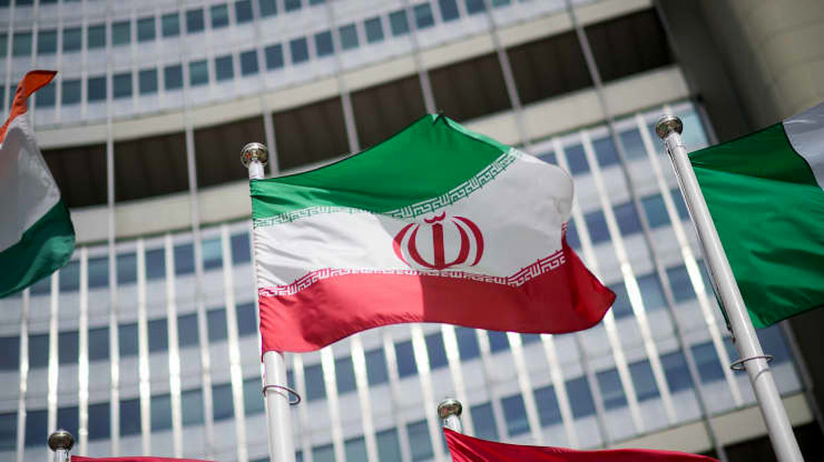 Iran agrees to extend nuclear deal on cameras at sites
