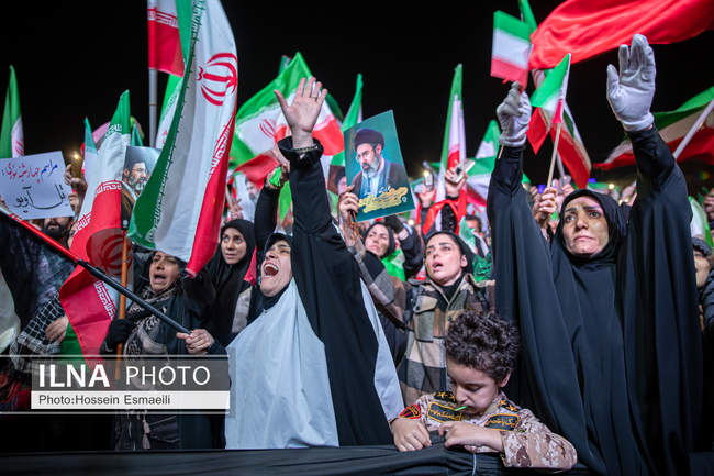 آیین وداع با پیکر شهدای ناوشکن «دنا» 