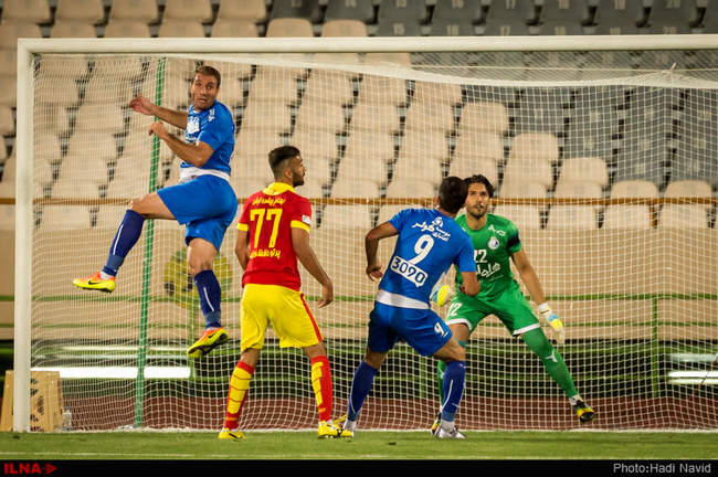 لیگ برتر فوتبال ۱۳۹۵: استقلال تهران - نفت تهران