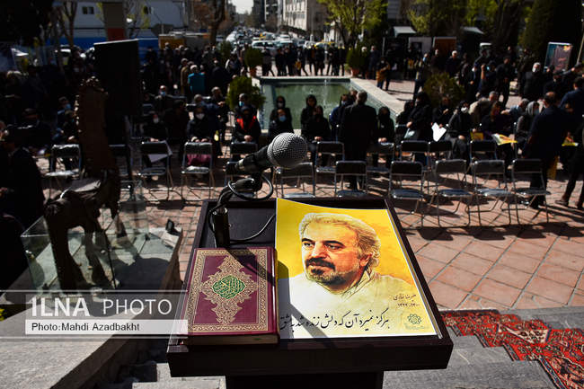 تشییع پیکر علیرضا غفاری از خانه هنرمندان