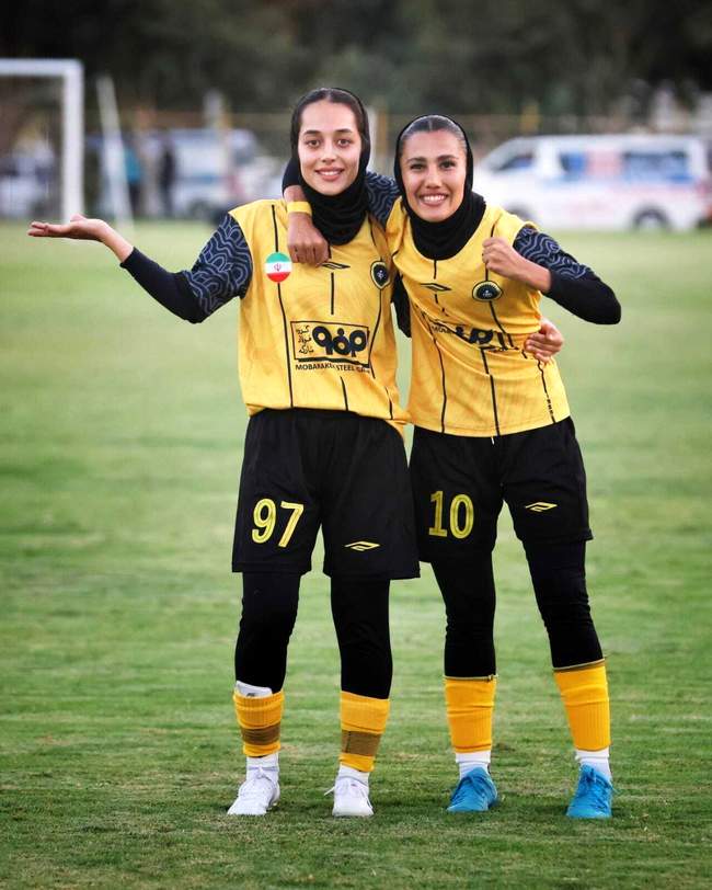 تصاویری از دیدار تیم های سپاهان اصفهان و یاسام کردستان