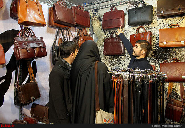 افتتاح نمایشگاه عیدانه صنایع دستی با حضور زهرا احمدی پور، رییس سازمان میراث فرهنگی، صنایع دستی و گردشگری