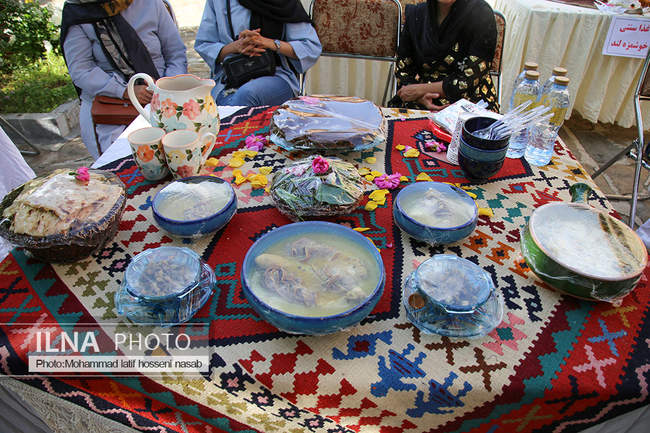 اولین جشنواره غذاهای محلی سنندج به مناسبت دهه کرامت در عمارت خسرو آب