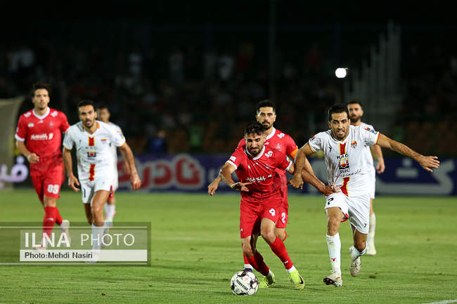 دیدار تیمهای فوتبال پرسپولیس تهران و فولاد خوزستان