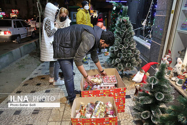 حال و هوای خرید کریسمس در تهران