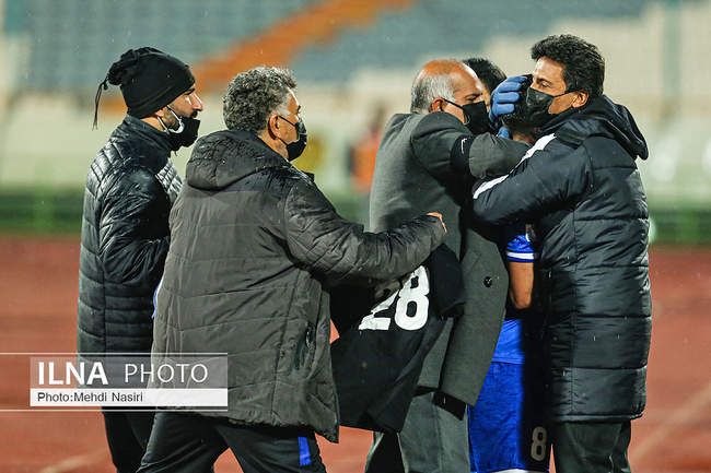 دیدار تیمهای فوتبال استقلال تهران و نساجی مازندران