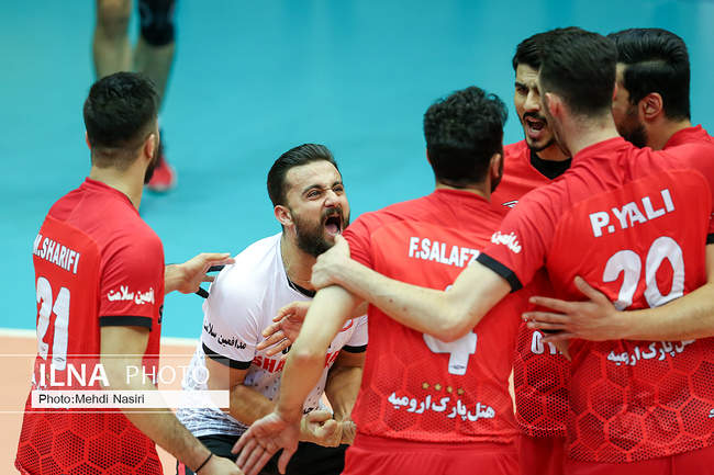 دیدار والیبال بین تیمهای شهرداری ارومیه و لبنیات هراز آمل