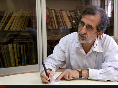 مرحوم نخعی مخالف فرمانده‌محوری بود/ما جنگ را از نگاه فرماندهان ننوشته‌ایم