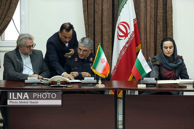 امضای یادداشت تفاهم نامه شناسایی گواهینامه های رانندگی فی مابین ایر�