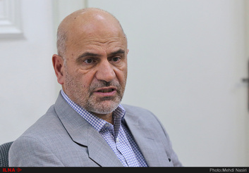 رشد منفی ۶ درصدی در سال ۵۸ مایه شرمساری نیست/ کاهش ۱۳۰ دلاری ارزش هر تن کالای صادراتی ایران در یک سال اخیر/ افزایش نرخ بنزین، ۲.۵ برابر حجم کل یارانه نقدی رانت توزیع خواهد کرد