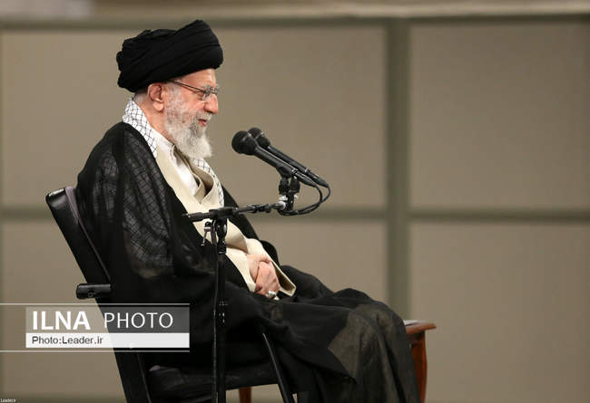 دیدار جمعی از مردم اصفهان با رهبر انقلاب