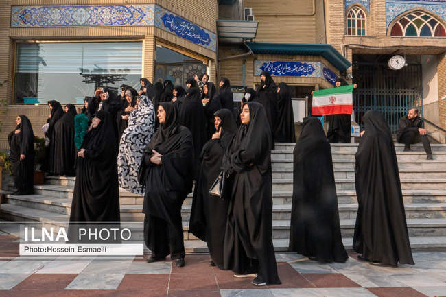خاکسپاری پیکر شهید علی شمخانی در امامزاده صالح (ع)