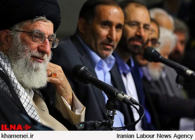 دیدار جمعی از شعرا با مقام معظم رهبری