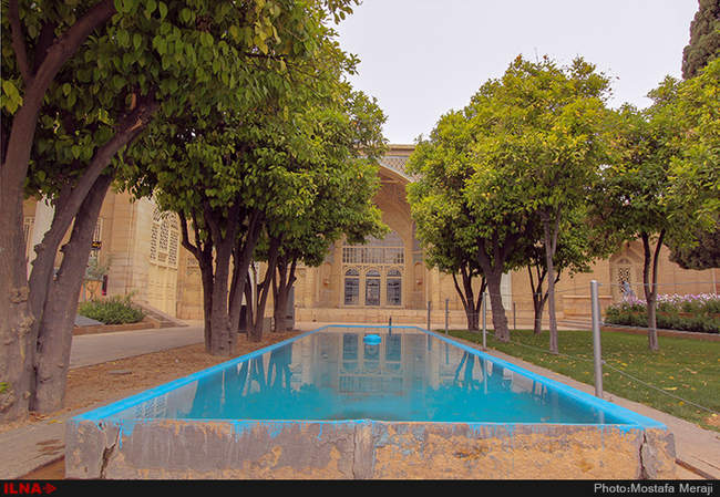 حال و هوای نوروزی آرامگاه حافظ و سعدی دو شاعر بلند آوازه ایرانی