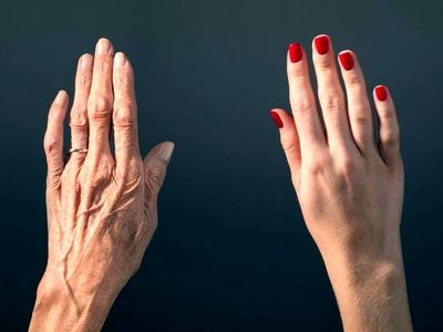 بهترین روش‌ها برای جلوگیری از چروک شدن پوست دستان