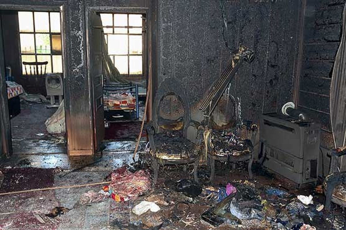 آتش‌سوزی ساختمان پنج طبقه در هفت تیر مشهد مهار شد/ نجات ۱۵ نفر از ساکنان 