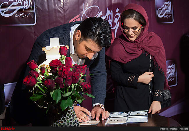 مراسم رونمایی از آلبوم سی‌سالگی احسان خواجه‌امیری 