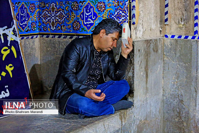 احیای شب بیست و یکم ماه رمضان در گلستان شهدا‎ اصفهان