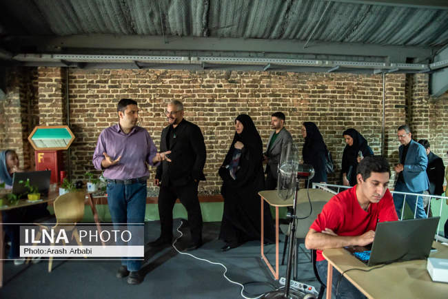 بازدید معاون توسعه کارآفرینی و اشتغال وزارت کار از کارخانه نوآوران آ