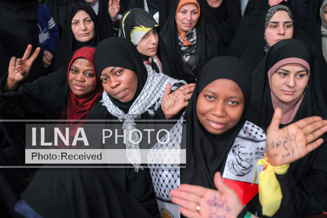  دیدار هزاران نفر از زنان و دختران با رهبر انقلاب 