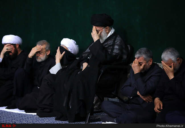 گزارش تصویری مراسم عزاداری شب عاشورا در حضور رهبر انقلاب 
