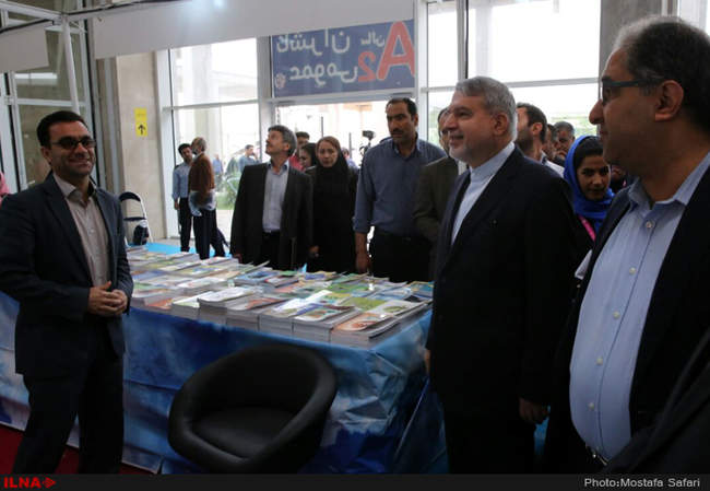 حضور  سید رضا صالحی امیری وزیر فرهنگ و ارشاد در سی‌‌اُمین نمایشگاه ب