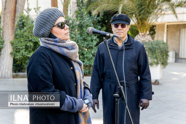 اعضای هیأت دولت در جمع خبرنگاران