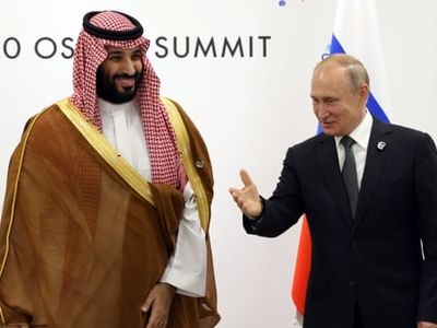 Russia and Saudi Arabia agree to extend deal with Opec to curb oil output