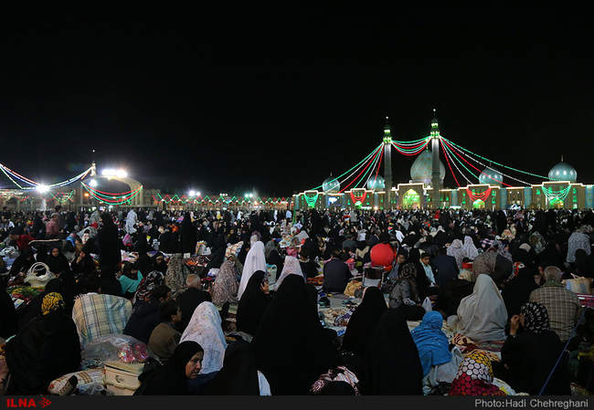 مسجد جمکران در روز نیمه شعبان