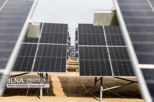 بازدید اصحاب رسانه از نیروگاه خورشیدی