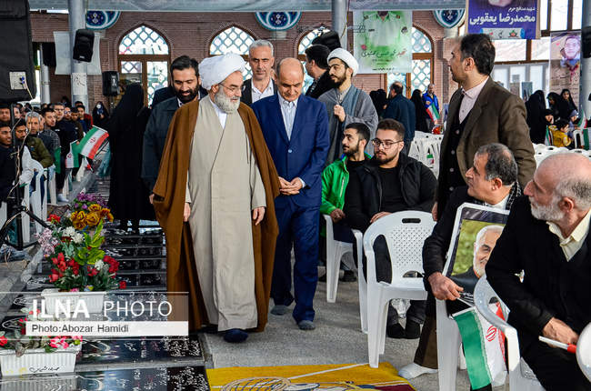  دهه فجر و آیین گلباران مزار شهدا رشت توسط نماینده ولی فقیه و استاندا�