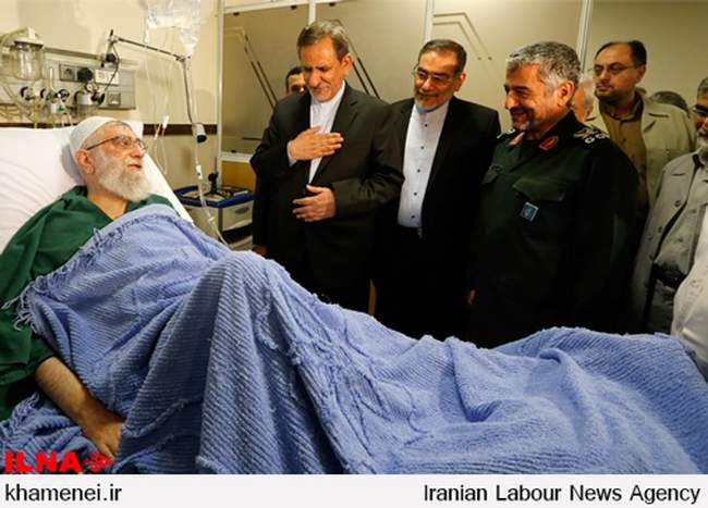 عیادت جمعی از مسئولان قوا و شخصیت‌های نظام از مقام معظم رهبری