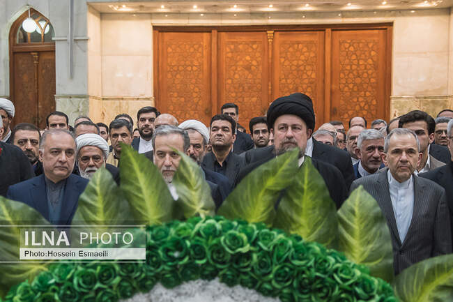 وزیر خارجه در حرم امام