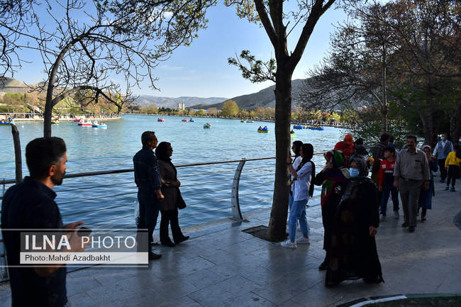 مسافران نوروزی و تفریحات آبی در «دریاچه کیو»