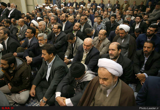 رهبر انقلاب اسلامی در دیدار مسئولان نظام و مهمانان کنفرانس وحدت و سف�