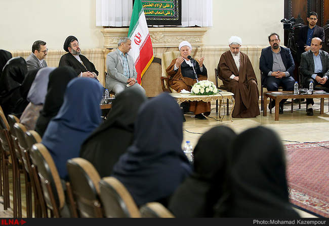 دیدار جمعی از مورخین، استادان و دانشجویان رشته تاریخ در دانشگاه‌های