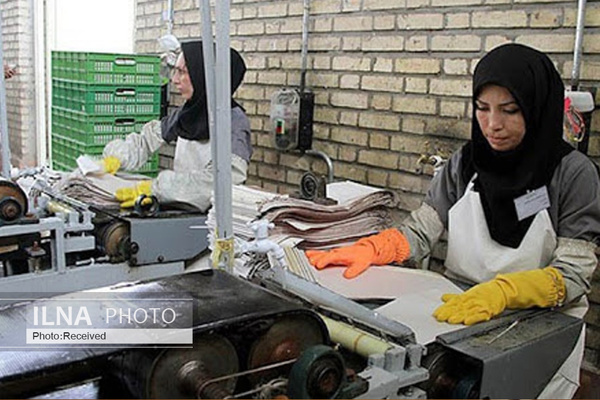 سهم کمتر زنان شاغل از حمایتهای کرونایی/ راندن زنان به بازارهای غیررسمی کار