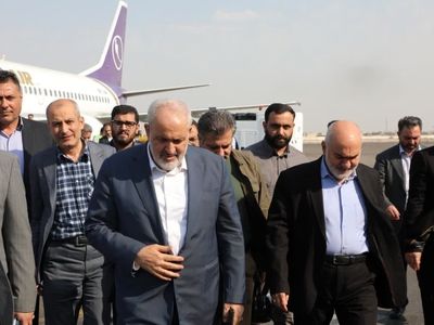  وزیر نیرو برای بهره برداری از چند طرح صنعت آب و برق وارد خوزستان شد